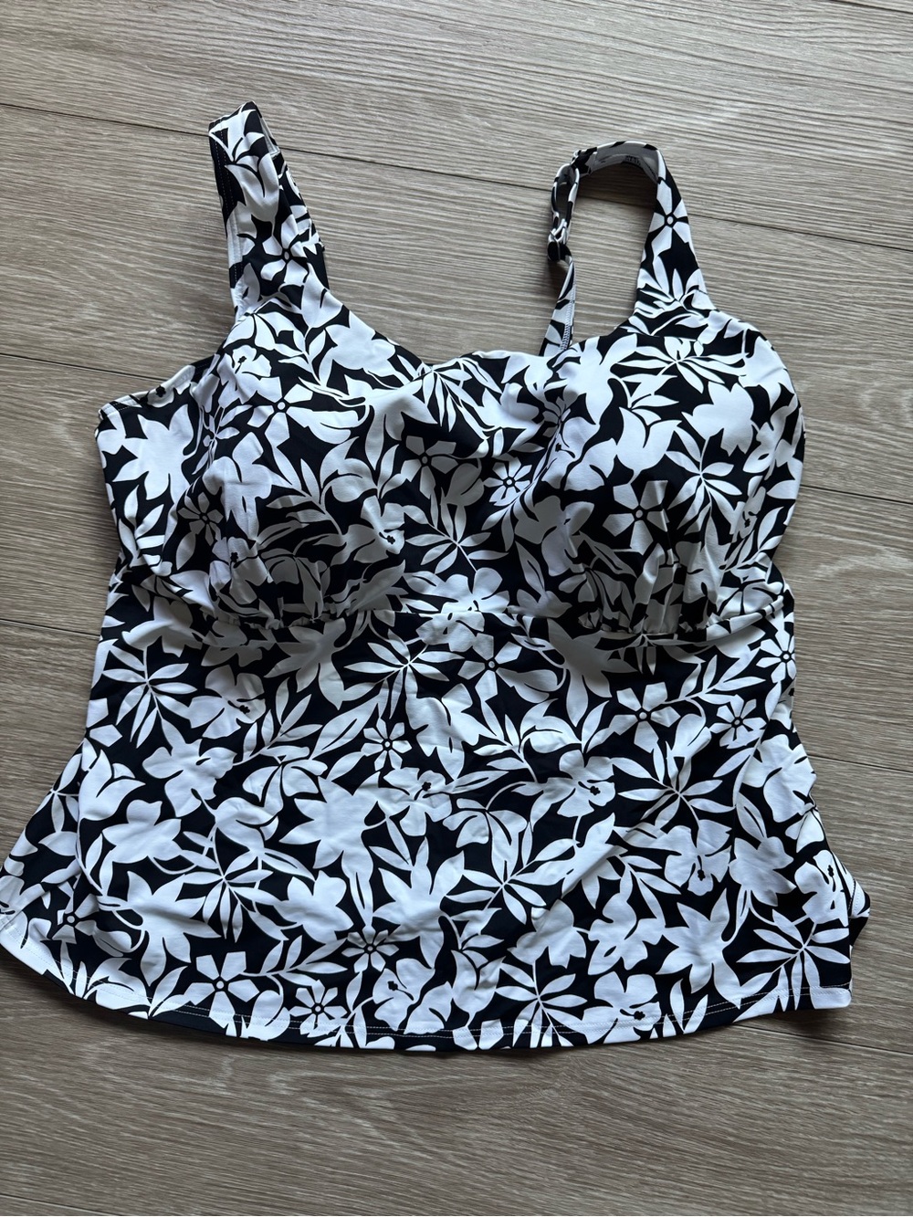 Lands' End 18W Black & White V-Neck Wrap Underwire tankini swimsuit top NWT